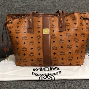 MCM Liz Reversible Medium Visetos Shopper Tote